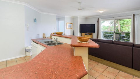 Resort Style Unit Across From The Water - Accommodation Sunshine Coast 2