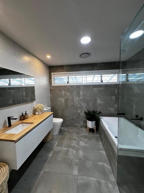 Retreat On Fig Street - Accommodation Sunshine Coast 2