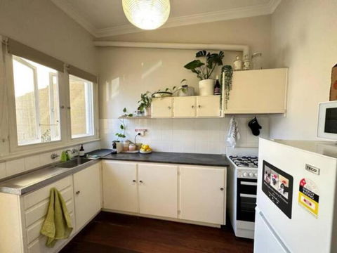 Retro Apt 6 Mins To Victoria Quay - Accommodation Sunshine Coast 1