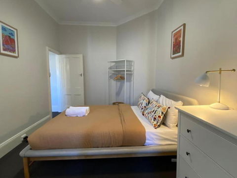 Retro Apt 6 Mins To Victoria Quay - Accommodation Sunshine Coast 2