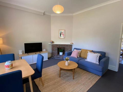 Retro Apt 6 Mins To Victoria Quay - Accommodation Sunshine Coast 3