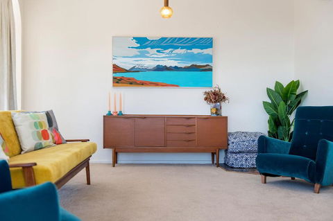Retro Beach House - Accommodation Sunshine Coast 2