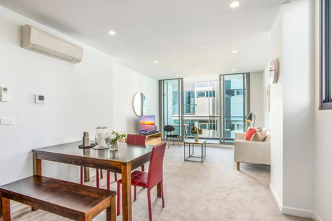 Retro Modern With Pool Near Westfield Doncaster - Accommodation Sunshine Coast 0