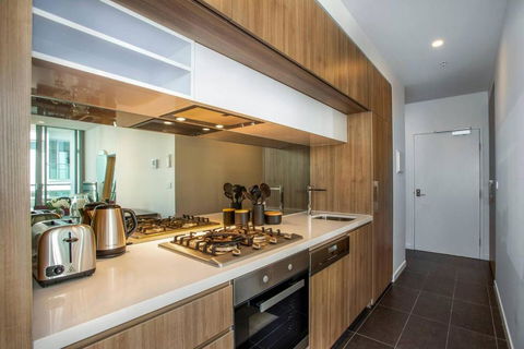Retro Modern With Pool Near Westfield Doncaster - Accommodation Sunshine Coast 1