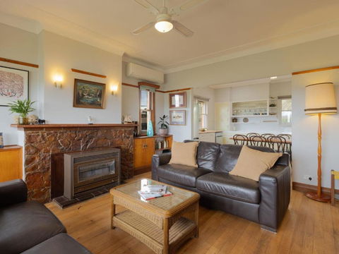 Retro Retreat - Accommodation Sunshine Coast 0