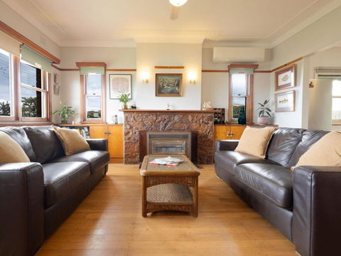 Retro Retreat - Accommodation Sunshine Coast 1