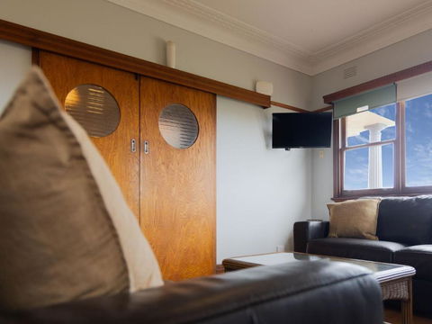 Retro Retreat - Accommodation Sunshine Coast 2