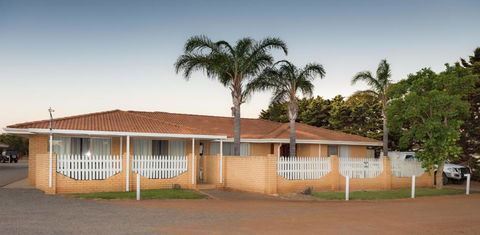 Rhodeside Lodge - Accommodation Sunshine Coast 2