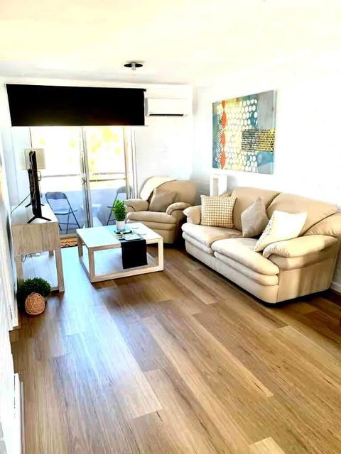 Right In Fremantle - Accommodation Sunshine Coast 0