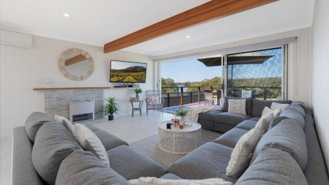 Riverside Retreat, Coolangatta, Near Seven Mile Beach - Accommodation Sunshine Coast 1