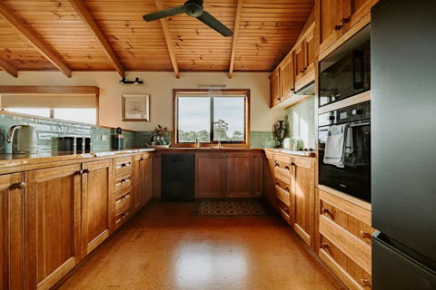 Riverview Retreat - Accommodation Sunshine Coast 3