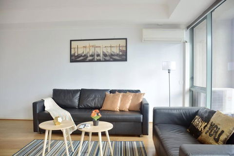 RiverView Spacious 3BR2Bath2Car WifiPoolGym Crown - Accommodation Sunshine Coast 0