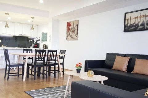 RiverView Spacious 3BR2Bath2Car WifiPoolGym Crown - Accommodation Sunshine Coast 2