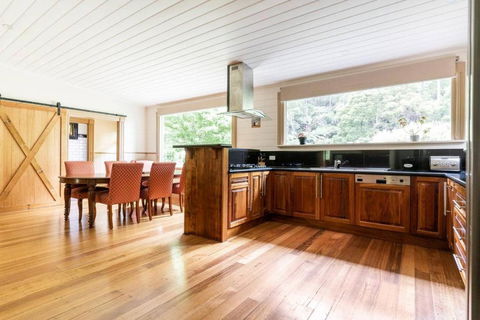 Riverwood Cottage, Accessible Accommodation - Accommodation Sunshine Coast 1