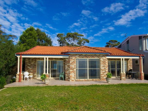 Salamander Beach Front - Accommodation Sunshine Coast 1