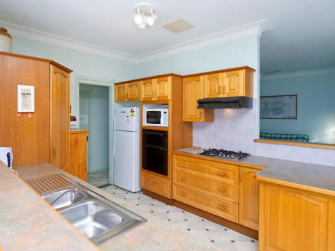 Salamander Beach Front - Accommodation Sunshine Coast 3