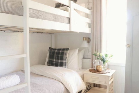 Rustic Chic 200 Metres From CBD - Accommodation Sunshine Coast 1