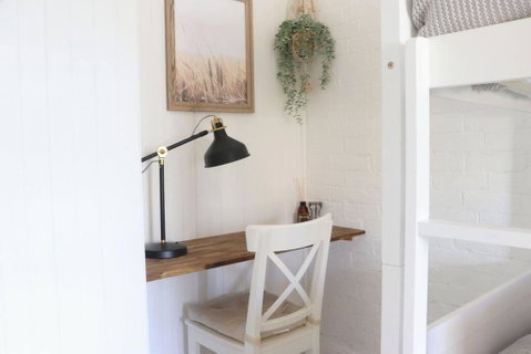 Rustic Chic 200 Metres From CBD - Accommodation Sunshine Coast 2