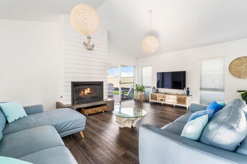 Ryze N Shine I Private Properties - Accommodation Sunshine Coast 2