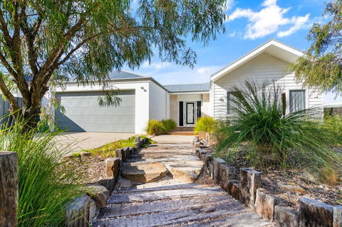 Ryze N Shine I Private Properties - Accommodation Sunshine Coast 0