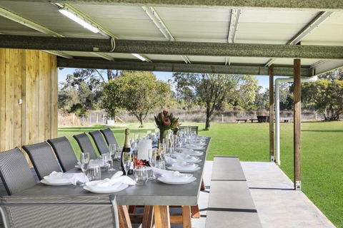 Roads End With Games Barn Ponies Alfresco Dining - Accommodation Sunshine Coast 2