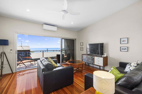 Rock Ledge - Accommodation Sunshine Coast 2
