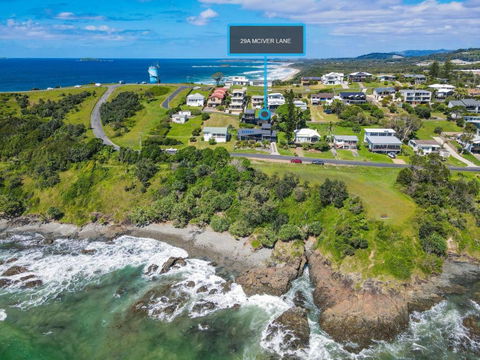 Rock Ledge - Accommodation Sunshine Coast 1