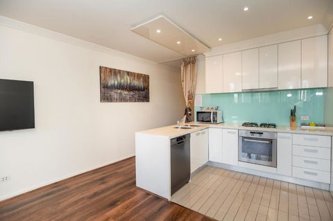 Rome Sky Villa - Accommodation Sunshine Coast 3
