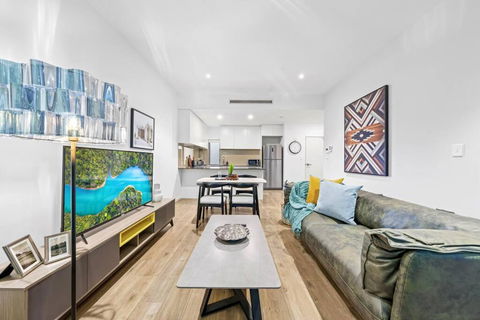 Rooftop 2 Bed Apt With Terrace At Newtown - Accommodation Sunshine Coast 0