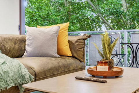Rooftop 2 Bed Apt With Terrace At Newtown - Accommodation Sunshine Coast 2