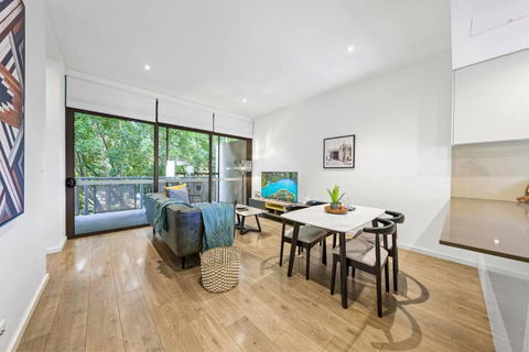 Rooftop 2 Bed Apt With Terrace At Newtown - Accommodation Sunshine Coast 1
