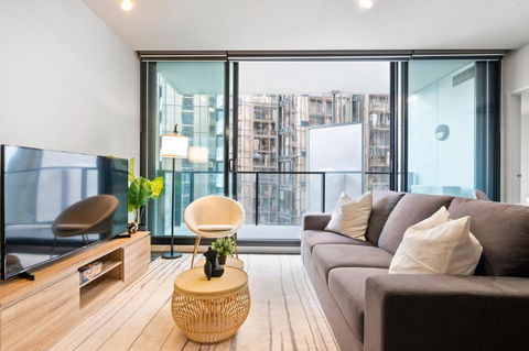 Rooftop Pool 2BR Apt At Marvel Stadium With Free Parking - Accommodation Sunshine Coast 1