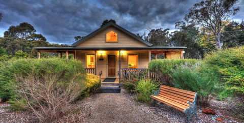 Roosters Rest - Accommodation Sunshine Coast 0