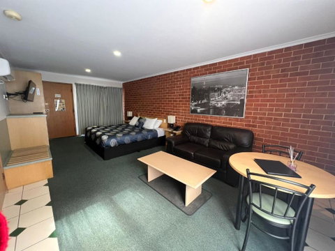 Rose Garden Motel - Accommodation Sunshine Coast 2