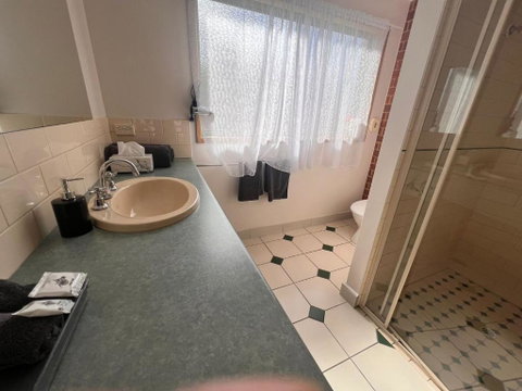 Rose Garden Motel - Accommodation Sunshine Coast 1