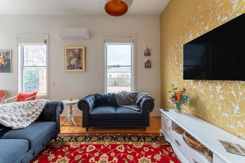 Rose Villa Heritage Home With Parking & WiFi - Accommodation Sunshine Coast 3
