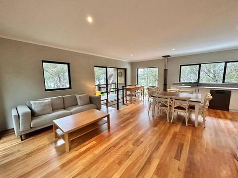 Rosella - Bushland Hideaway - Accommodation Sunshine Coast 1
