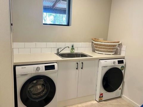 Rosella - Bushland Hideaway - Accommodation Sunshine Coast 2