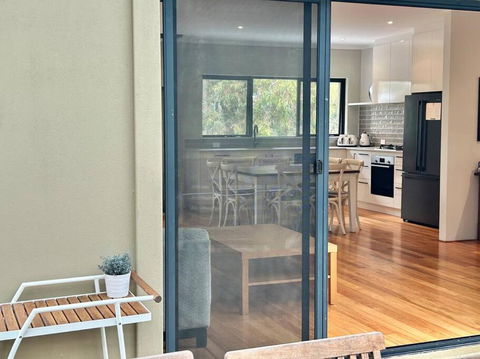 Rosella - Bushland Hideaway - Accommodation Sunshine Coast 3