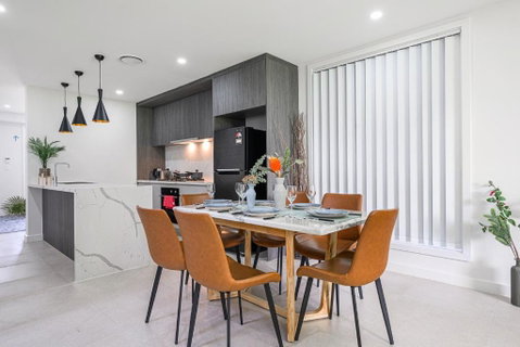 Rousehill 5Br With Pool Near Shopping Centre&Train - Accommodation Sunshine Coast 0