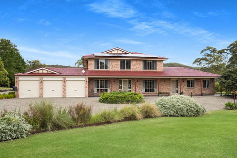Roxy - A Secluded Luxury Estate Near Berry, Where Serenity Meets Family Comfort - Accommodation Sunshine Coast 1