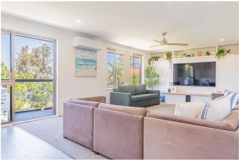 Salt & Sand Getaway - Accommodation Sunshine Coast 2
