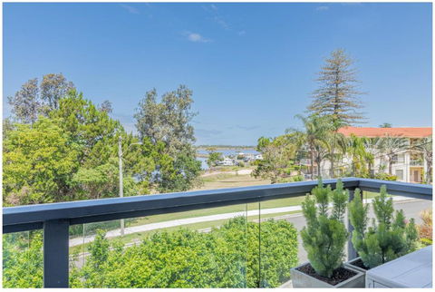 Salt & Sand Getaway - Accommodation Sunshine Coast 0