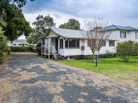 Salt Water Cottage - Accommodation Sunshine Coast 0