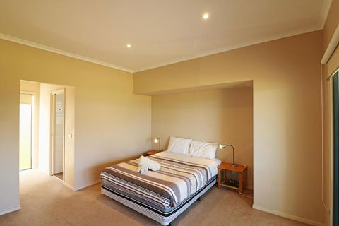 Saltwater Apartments - Accommodation Sunshine Coast 2