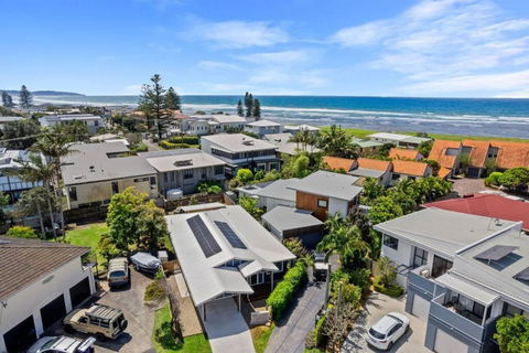 Salty Crab Bungalow - Accommodation Sunshine Coast 3