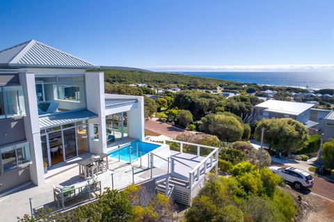 Salty Kiss I Private Properties - Accommodation Sunshine Coast 0