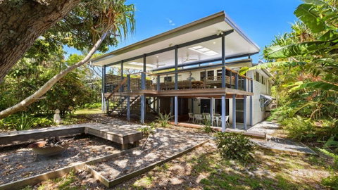 Salty Seaside - Accommodation Sunshine Coast 0