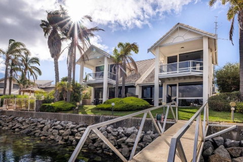 Salty Views - Accommodation Sunshine Coast 0