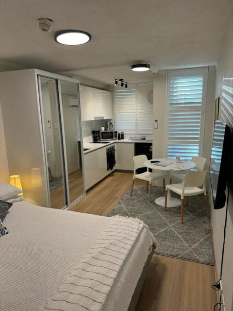 Sam The Central Studio - Accommodation Sunshine Coast 0